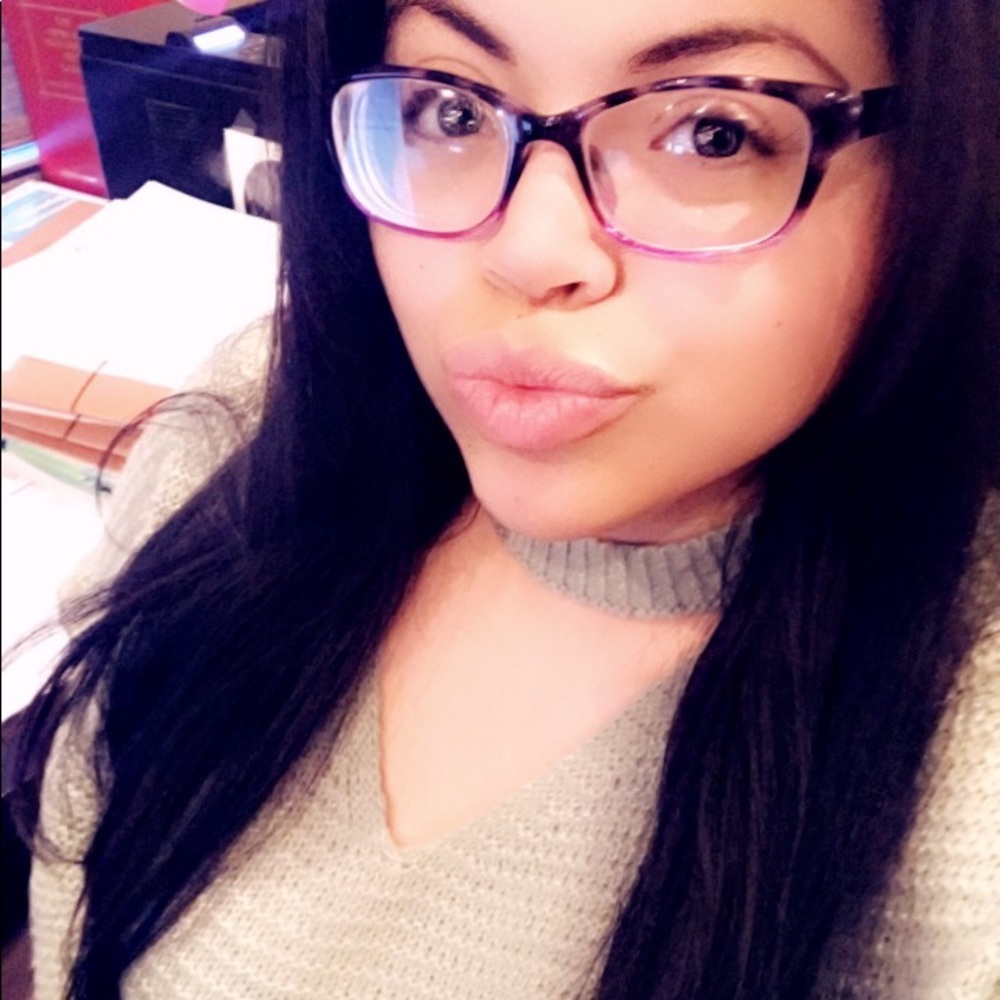 Meet your Posher, Yaimeli